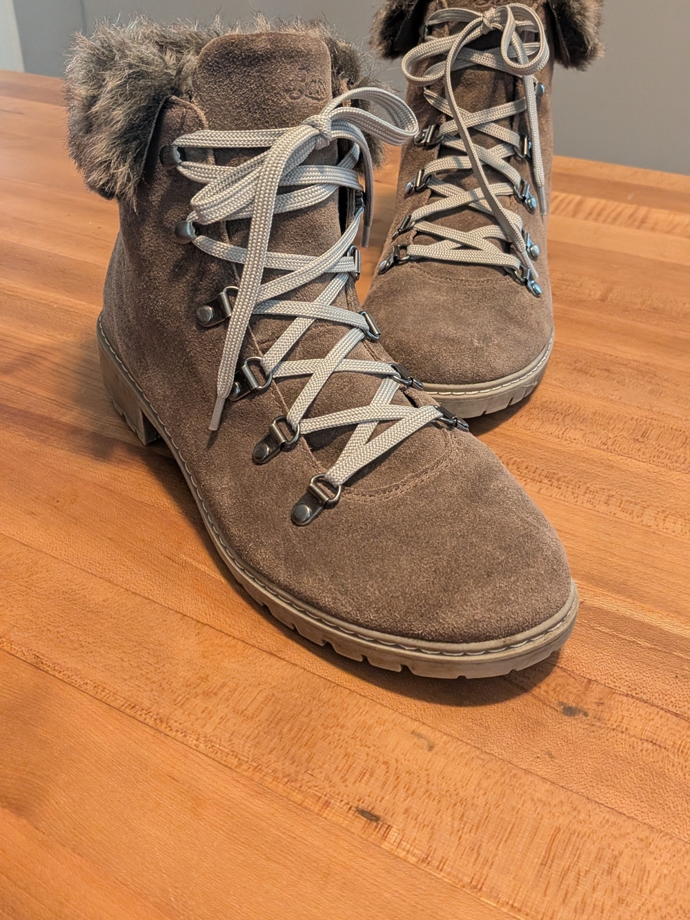 G.H. Bass & Co. Aubrey Gray/Brown Suede Fur Trim Hiking Boots - Size 11M